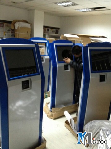 我公司成功交付連云港東?？h公安局觸摸查詢機19套